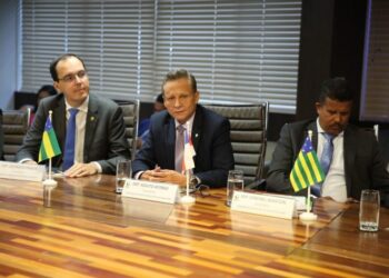 Adjuto Afonso toma posse como tesoureiro da Diretoria Executiva da Unale, em Brasília