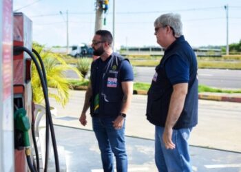 Procon-AM está nas ruas fiscalizando o aumento no preço da gasolina