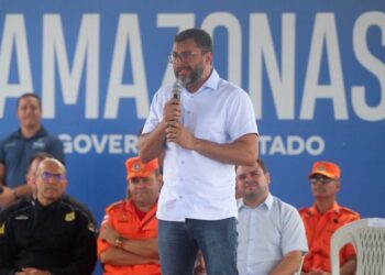 Wilson Lima engrossa relação dos governadores que não compareceram ao ato Democracia Inabalada; confira relação