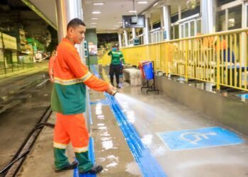 Terminais de ônibus tem higienização intensificada em Manaus