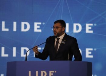 Wilson Lima busca investimentos para o Amazonas em viagem oficial à China