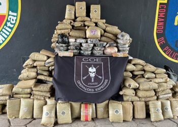 Colombianos e brasileira são presos transportando drogas no AM