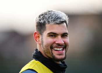 Bruno Guimarães é sondado por PSG e Barcelona e pode deixar Newcastle