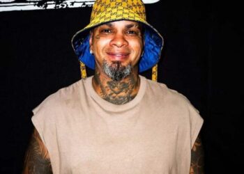 BBB24: Rodriguinho esquece as câmeras e mostra demais no banho