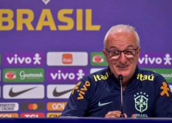 “Brasil tem que aprender a jogar sem”, diz Dorival Júnior sobre Neymar