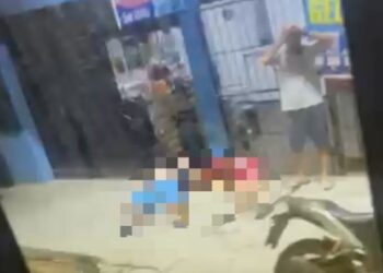 Dupla é assassinada a tiros em frente de mercadinho em Manaus