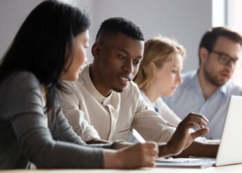 IEL Amazonas abre 19 vagas para estágio com salários que vão até R$ 1,4 mil