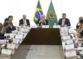 Lula defende uso do poder da máquina pública contra garimpo ilegal