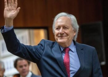 Ministros do STF são avisados de que Ricardo Lewandowski substituirá Dino no Ministério da Justiça