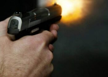 Adolescente é baleado em loja de conveniência na Ponte Rio Negro, em Manaus