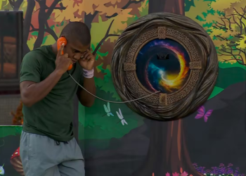 BBB 24: Davi atende o Big Fone e distribui pulseiras misteriosas