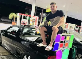 Digital influencer é executado a tiros em posto de combustíveis em Manaus