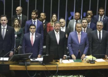 Em meio a disputa com o governo, Lira diz que orçamento “é de todos”