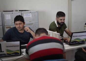 Sine Amazonas divulga 120 vagas de emprego para ensino fundamental, médio e superior