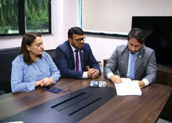 Acusado de invasão de área protegida e prática de cartel da gasolina, Diego Afonso assina pedido de CPI da comunicação