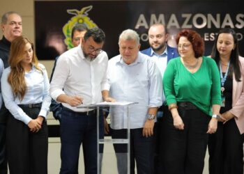 Wilson assina repasse de R$ 446 milhões à Caixa Econômica para financiar entrada de imóveis