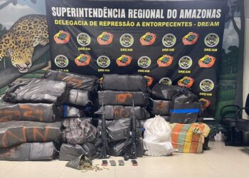 Cerca de 900 kg de drogas e fuzis são apreendidos no interior do AM