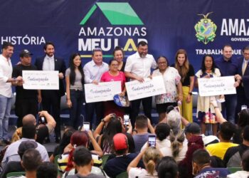 Wilson Lima libera novas indenizações para famílias que moravam nas comunidades da Sharp e Manaus 2000