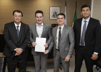 Prefeitura assina convênio com Governo Federal e garante mais de 1.000 moradias em Manaus