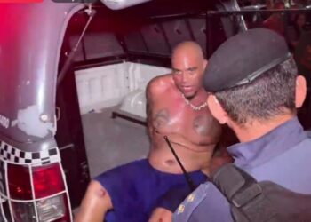 Homem transtornado causa pânico ao invadir Paróquia em Manaus durante celebração de Páscoa