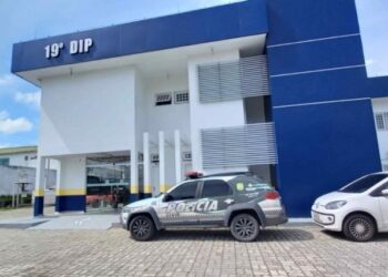 Casal de falsos pastores é preso por aplicar golpes em Manaus