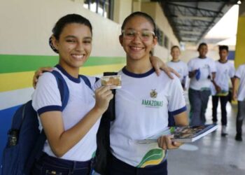 Governo do Estado repassa mais R$ 20 milhões à Prefeitura de Manaus para subsidiar Passe Livre Estudantil