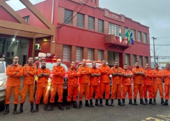 Bombeiros do AM chegam ao RS e iniciam mapeamento para ações de busca e resgate