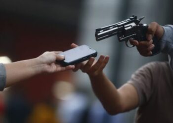 Jovem é preso após roubar celulares na zona norte de Manaus