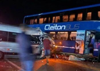 Acidente com van envolvendo torcedores do Corinthians deixa três mortos e 12 feridos