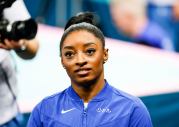 Mãe de Simone Biles quer perdão da filha após abandono por vício