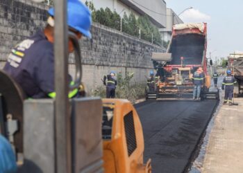 Asfalta Amazonas chega ao bairro Colônia Santo Antônio, na Zona Norte de Manaus