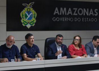 Wilson Lima anuncia abono do Fundeb de até R$ 13,5 mil para mais de 32 mil servidores