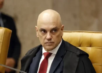 Maioria do STF nega recurso de Bolsonaro para tirar Moraes do inquérito do golpe