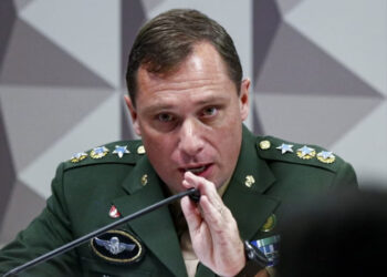 Defesa de Cid pede a Moraes investigação sobre vazamento de delação