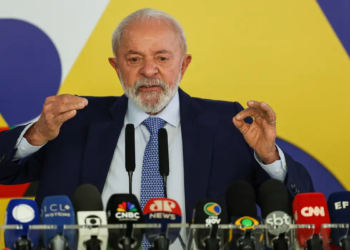 Lula rebate ataques ao Governo e fala sobre fazer luta na rua