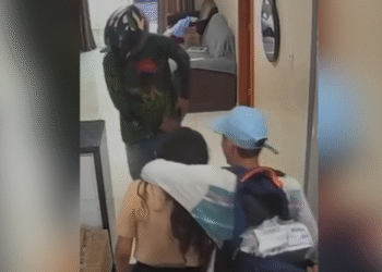 Preso suspeito de roubar Monjauro e fazer mulher com bebê refém em Manaus