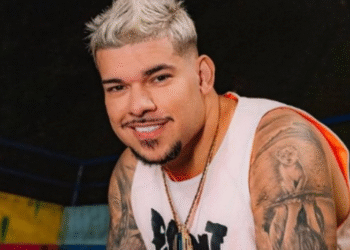 Buarque agradece conduta da polícia após abordagem em casa: “Trabalho deles”