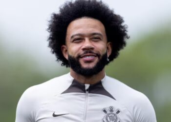 Corinthians confirma lesões de Carrillo e Memphis; veja detalhes