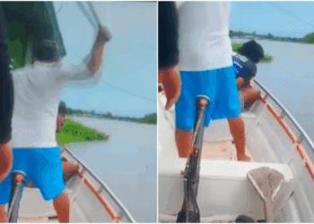 Homem grita de dor ao ser agredido com terçadadas no Amazonas
