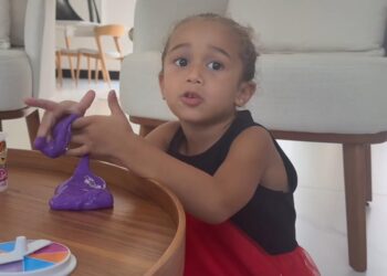 Filha de Karoline Lima confunde jogador Hulk com herói da Marvel e teme visitaA reação aconteceu após o jogador se envolver em um lance que machucou Léo Pereira, atual namorado de Karoline