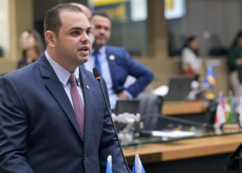 Presidente Roberto Cidade reitera cobrança por investimentos federais em logística para o Amazonas