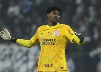 Agressão, morte, casamento e Seleção: a semana de Hugo Souza