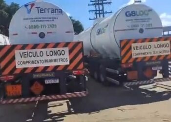 Carretas ligadas ao PCC são abandonadas em posto de combustíveis