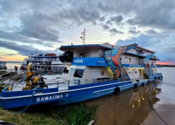Coari recebe Barco-Escola do Senai com 40 cursos para 500 pessoas