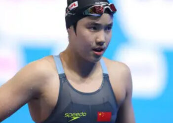 Aos 12 anos, nadadora chinesa quebra recorde histórico no mundial de natação