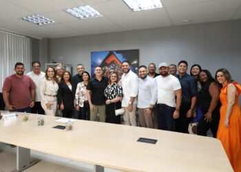 Prefeito David Almeida celebra conquista histórica: Manaus tem as melhores escolas do Ideb na região Norte e recebe ‘Prêmio Nacional da Educação’