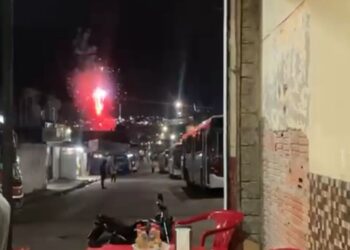Facção faz foguetório para comemorar suposto domínio de bairro em Manaus