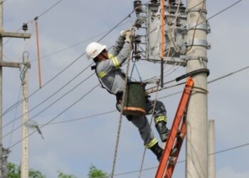 Seis bairros e vários ramais ficarão sem energia nesta terça-feira