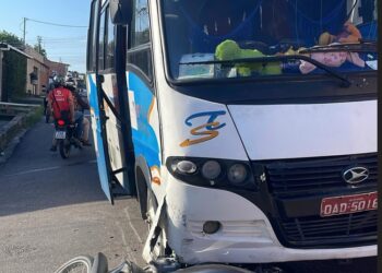Motociclista fica ferido em acidente entre moto e rota no São José