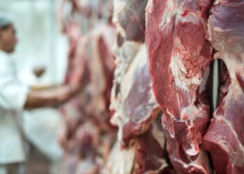 Tarifaço dos EUA derruba preço da carne e do café no Brasil